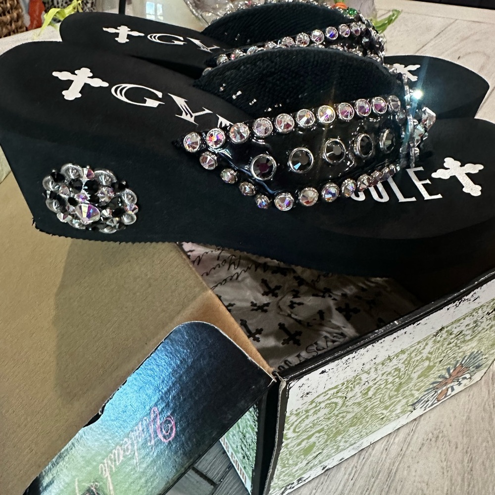 Black Jeweled Platform Sandals - Women - Picture 3 of 6